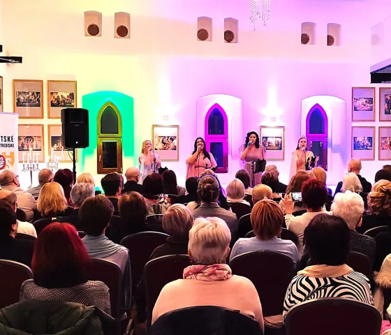 Valentine's Day Concert - FOUR QUEENS